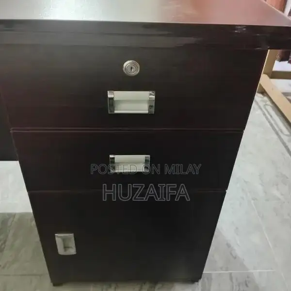 Modern Office Table - Clean and Functional Workspace Furniture