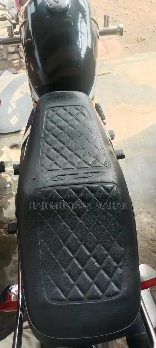 Honda 125 Motorcycle - Reliable Single Cylinder Bike