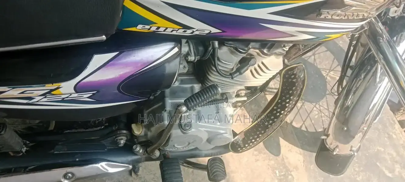 Honda 125 Motorcycle - Reliable Single Cylinder Bike