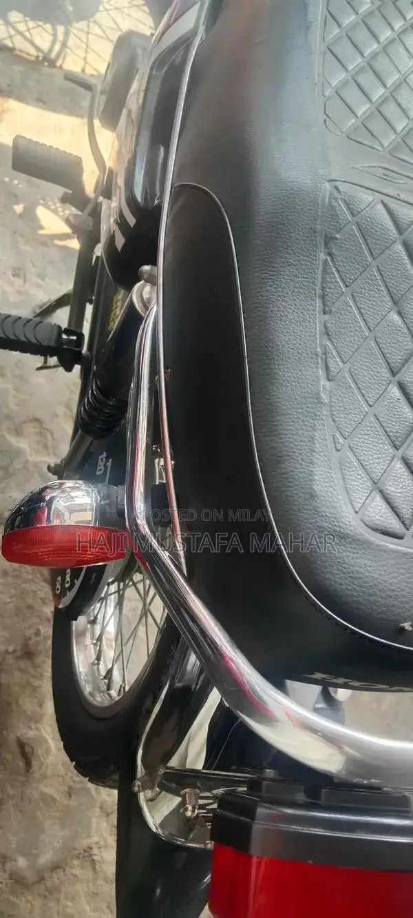 Honda 125 Motorcycle - Reliable Single Cylinder Bike