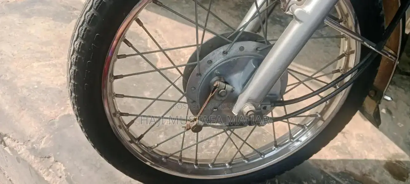 Honda 125 Motorcycle - Reliable Single Cylinder Bike