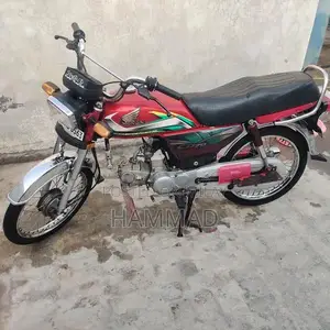 Hinda CD70 Motorcycle - Classic Two-Wheeler