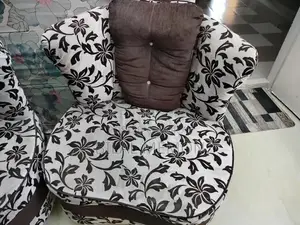 Mint Condition 5 Seater Sofa - Perfect for Living Room