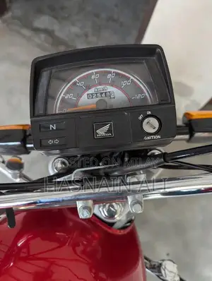 Honda CD 70 Motorcycle - Classic 25 Model Commuter Bike