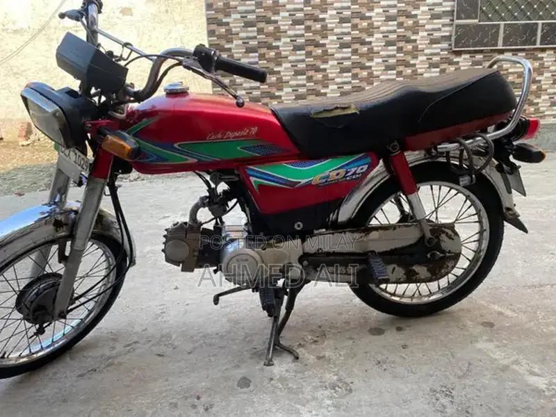 Honda CD 70 Motorcycle - Reliable Single Cylinder Bike