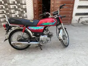 Honda CD 70 Motorcycle - Reliable Single Cylinder Bike