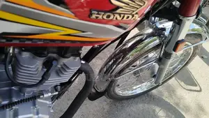 Photo - Honda 125cc Motorcycle 2025 Model - Near Mint Condition