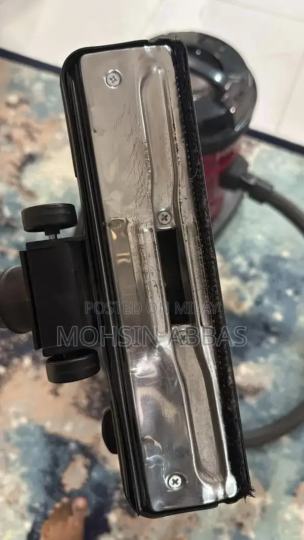 Hitachi Vacuum Cleaner - Excellent Condition, Minimal Use