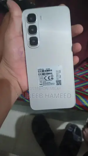 Gently Used Mobile Phone with Original Accessories