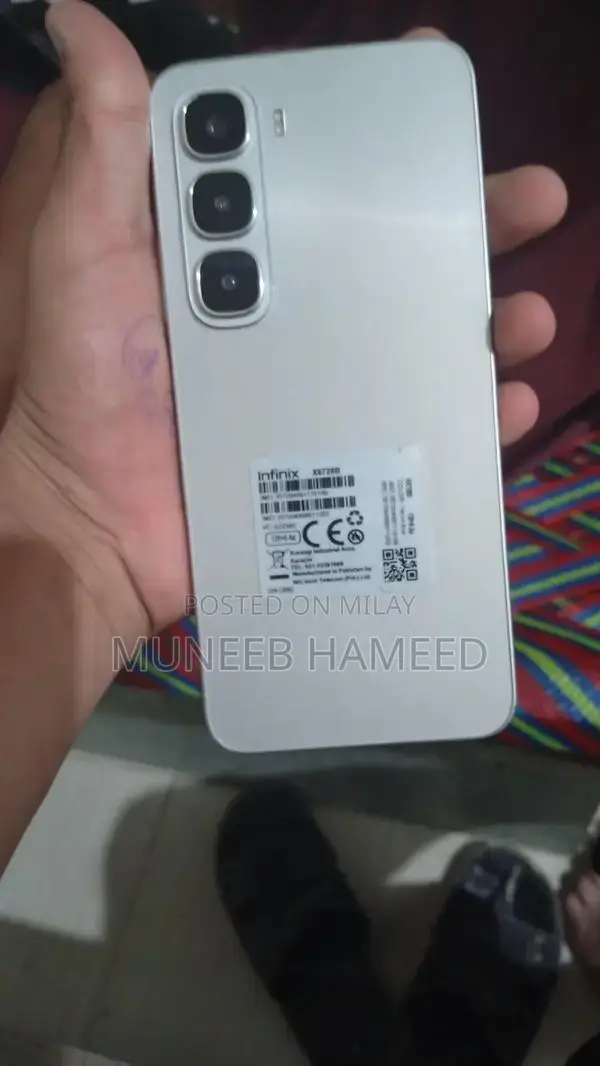 Gently Used Mobile Phone with Original Accessories