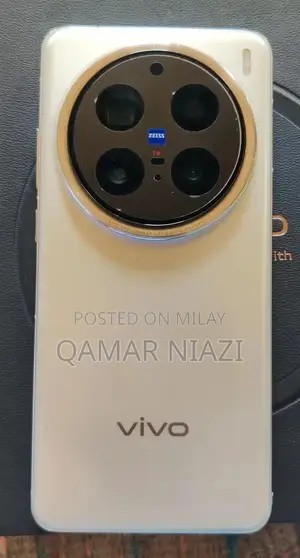 Vivo X200 Pro Smartphone with Large Storage and Titanium Design