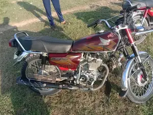 Honda 125 Motorcycle 2021 Model - Excellent Condition