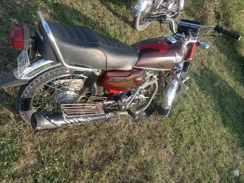 Honda 125 Motorcycle 2021 Model - Excellent Condition