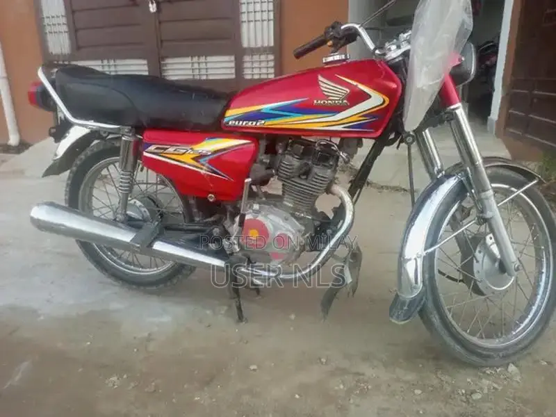 Honda CG 125 Motorcycle - 2019 Single Cylinder Bike