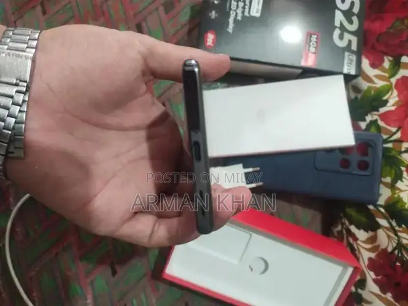 Ultra-Slim Smartphone with AMOLED Display and Large Storage