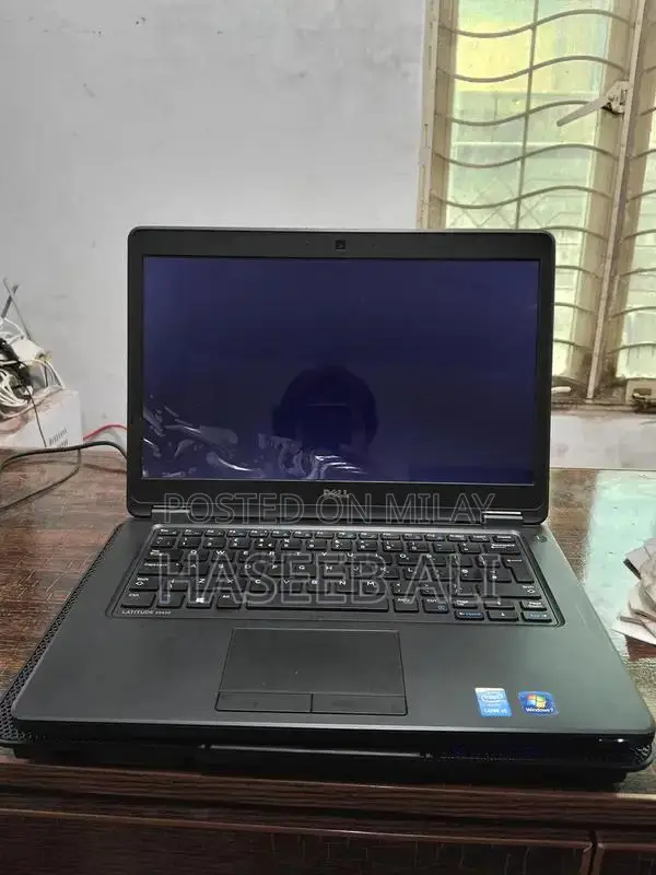 Dell Latitude E5450 Business Laptop with 14-inch Display