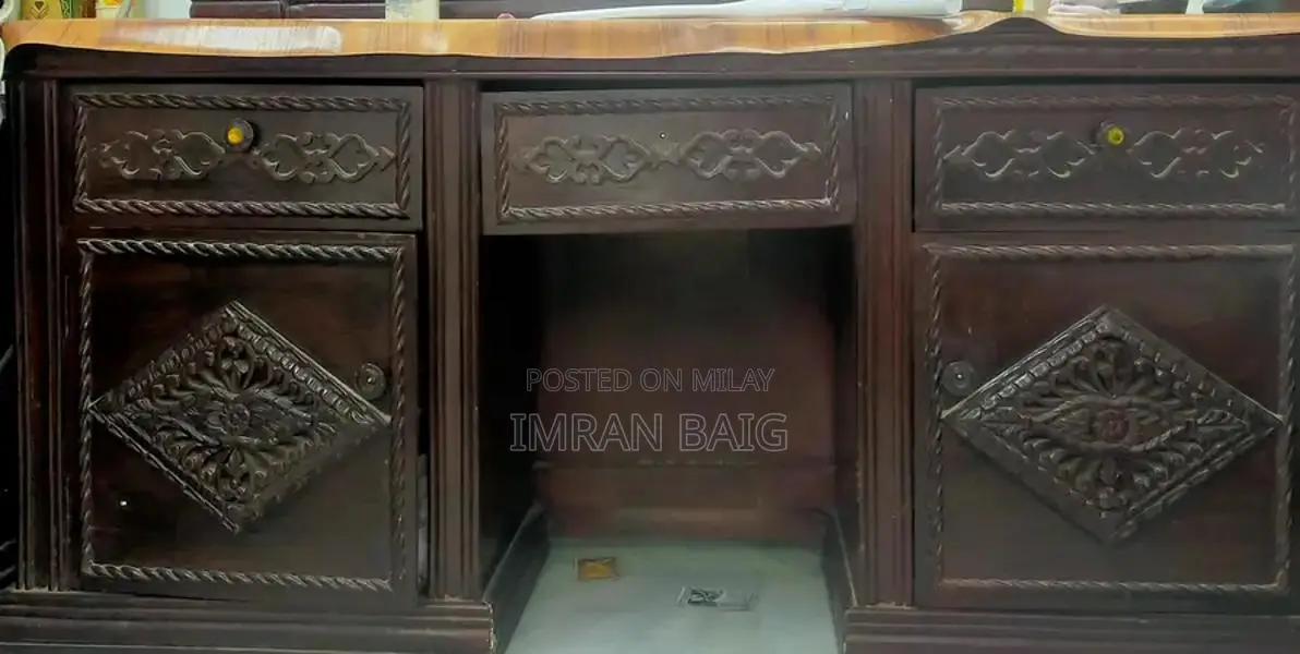 Chinurite Furniture Dressing Table with Mirror - 2-Piece Set