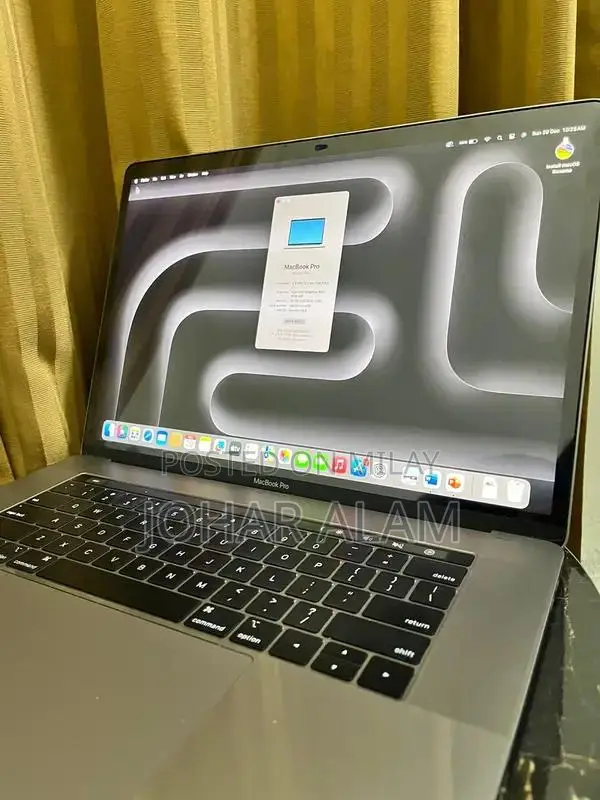 2019 MacBook Pro 15" Core i7 Laptop - High Performance