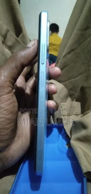 New Oppo A18 128 GB Blue