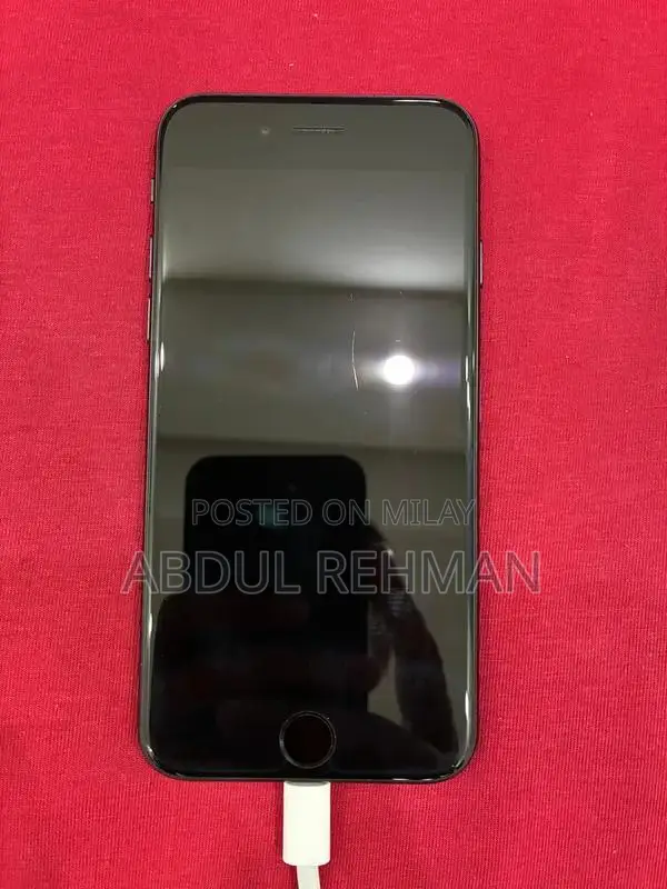 Apple iPhone SE 2 128GB Dual SIM Smartphone