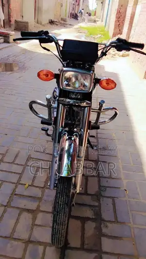 Honda CG 125 Motorcycle - Classic Single Cylinder Motorcycle