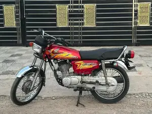 Honda 125 Motorcycle 2021 Red Low Mileage Single Owner