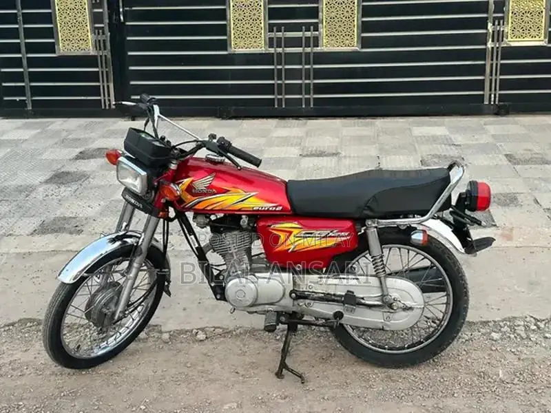 Honda 125 Motorcycle 2021 Red Low Mileage Single Owner