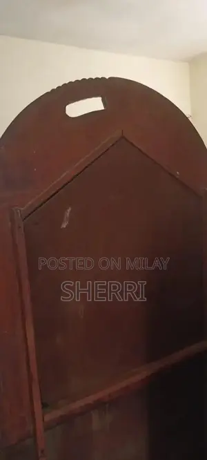 Solid Wood Chinioti Dresser with Storage Drawers and Seating