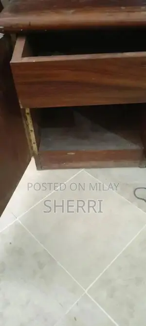 Solid Wood Chinioti Dresser with Storage Drawers and Seating