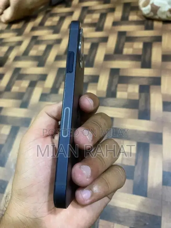 Apple iPhone 12 Factory Unlocked Smartphone with High Battery Health