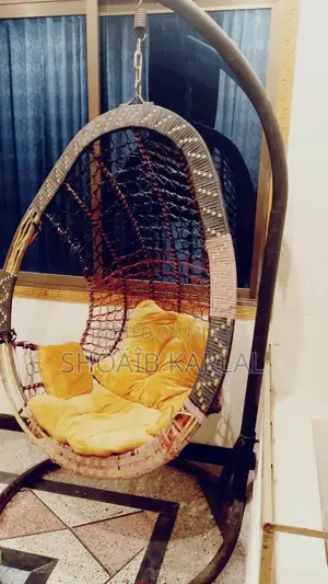 Outdoor Iron Garden Swing for Decoration and Relaxation