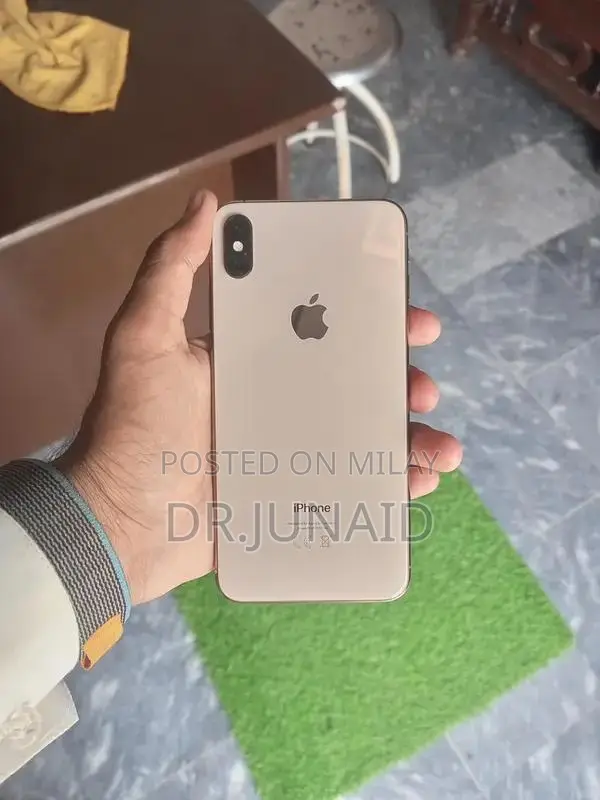 Used Mobile Phone in Lush Condition with Good Battery Health