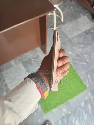 Used Mobile Phone in Lush Condition with Good Battery Health