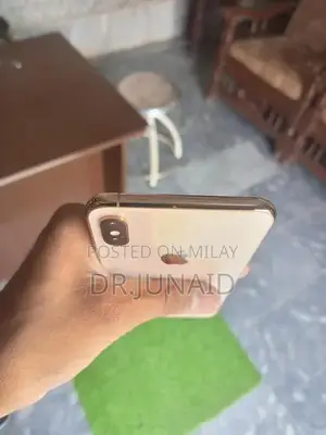 Used Mobile Phone in Lush Condition with Good Battery Health