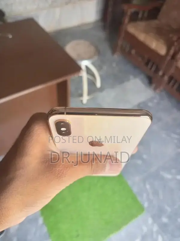 Used Mobile Phone in Lush Condition with Good Battery Health