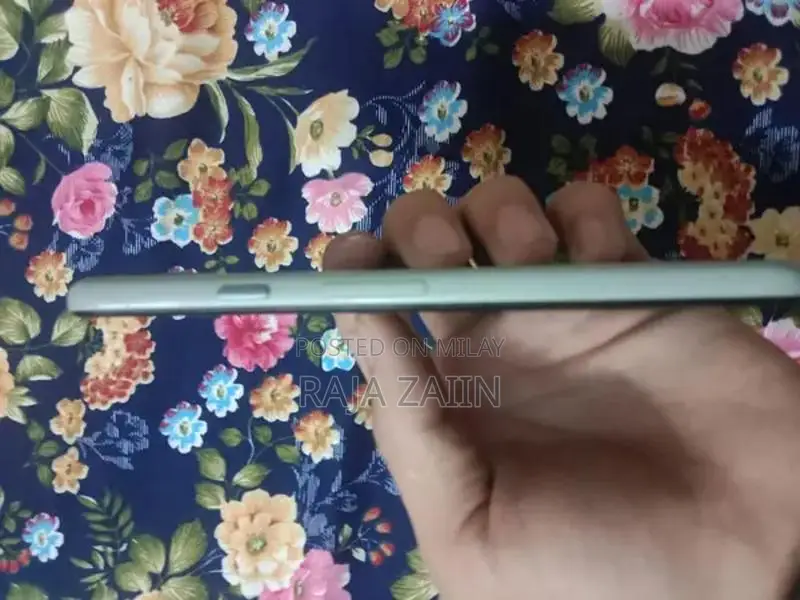 Google Pixel 5 Smartphone - Excellent Condition Unlocked