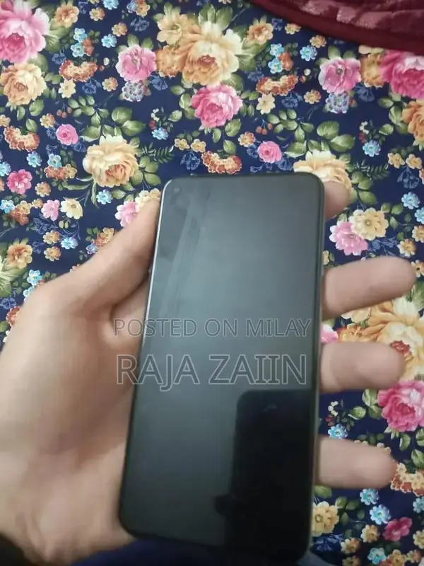 Google Pixel 5 Smartphone - Excellent Condition Unlocked