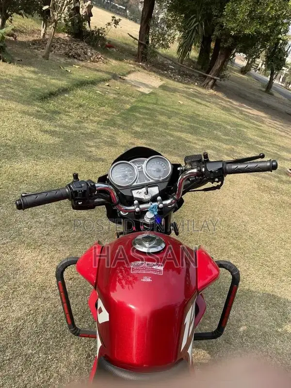 Honda CB 150F Motorcycle - Compact Urban Commuter