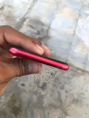 Sleek Smartphone with Compact Design and Multimedia Features