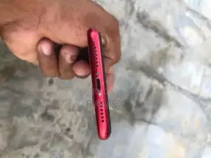 Sleek Smartphone with Compact Design and Multimedia Features