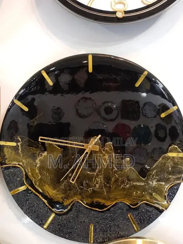 Elegant Resign Art Home Decorative Clock with Unique Design