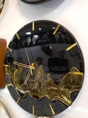 Elegant Resign Art Home Decorative Clock with Unique Design