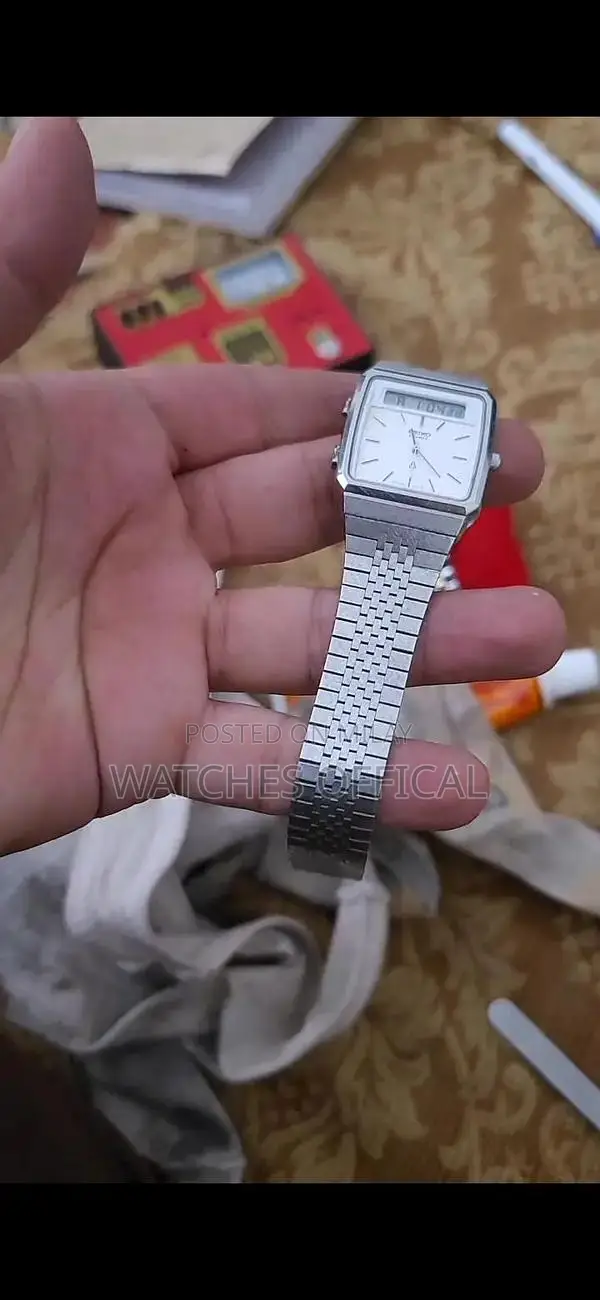 Seiko Digital Analog Hybrid Watch - Classic Timepiece Design