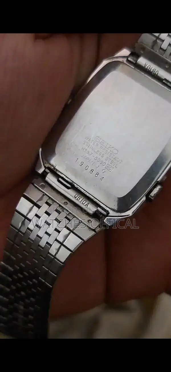 Seiko Digital Analog Hybrid Watch - Classic Timepiece Design