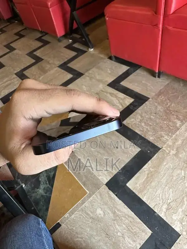 Apple iPhone 12 JV Excellent Condition Smartphone