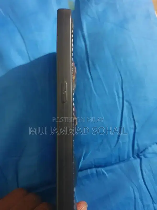 Budget-Friendly Oppo Smartphone with Compact Design