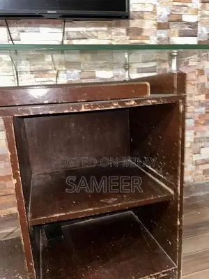 Wooden Mirror Computer Table with Sleek Modern Design