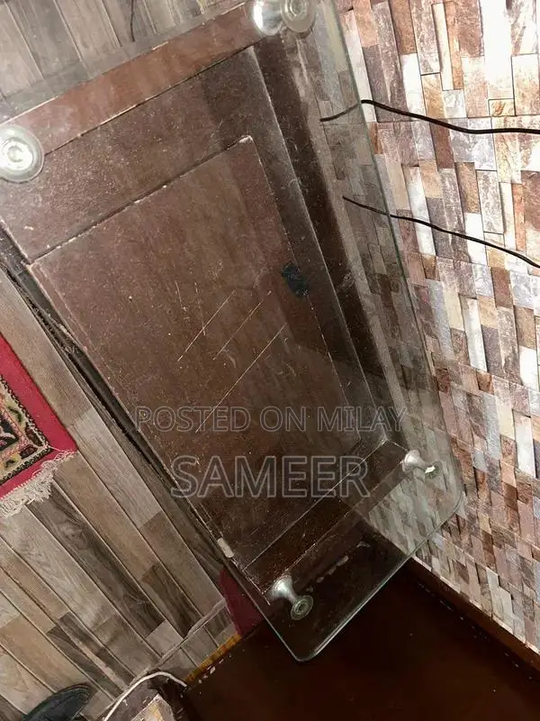 Wooden Mirror Computer Table with Sleek Modern Design