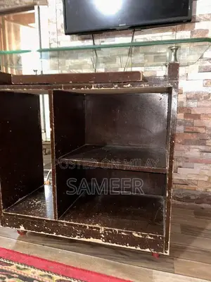 Wooden Mirror Computer Table with Sleek Modern Design