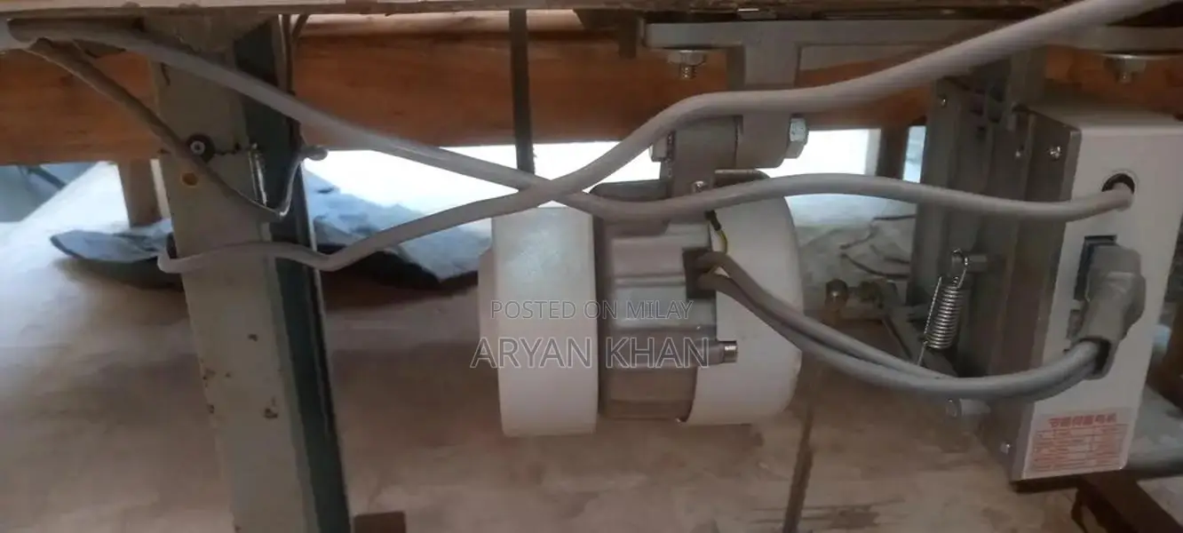 Siruba 747 Industrial Pico and Overlock Sewing Machine